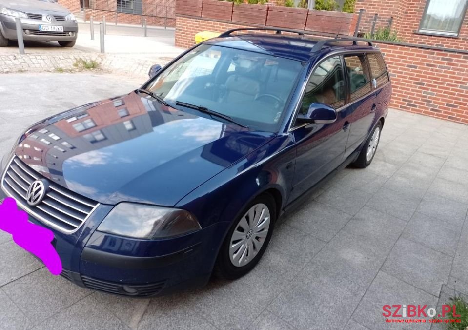 2001' Volkswagen Passat photo #2