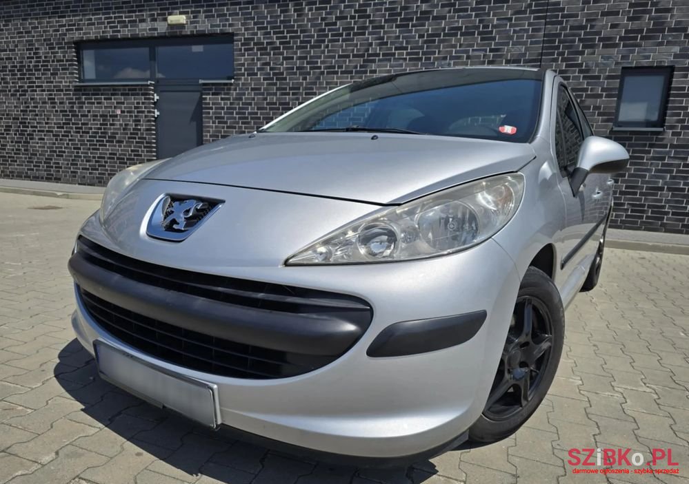 2007' Peugeot 207 1.4 16V Sporty photo #2