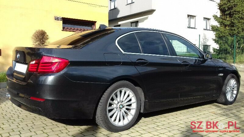 2010' BMW 520 photo #2