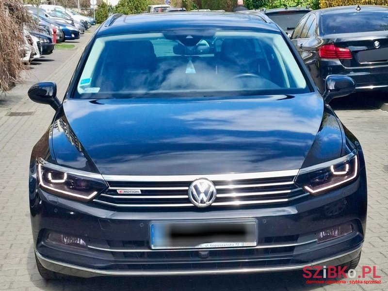 2015' Volkswagen Passat photo #1