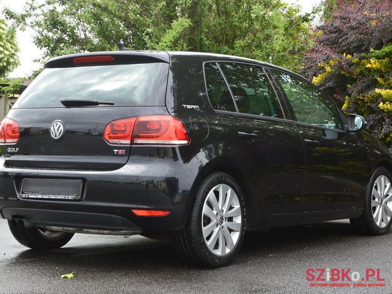 2010' Volkswagen Golf photo #4