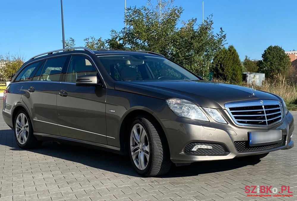 2009' Mercedes-Benz E-Class 350 photo #5