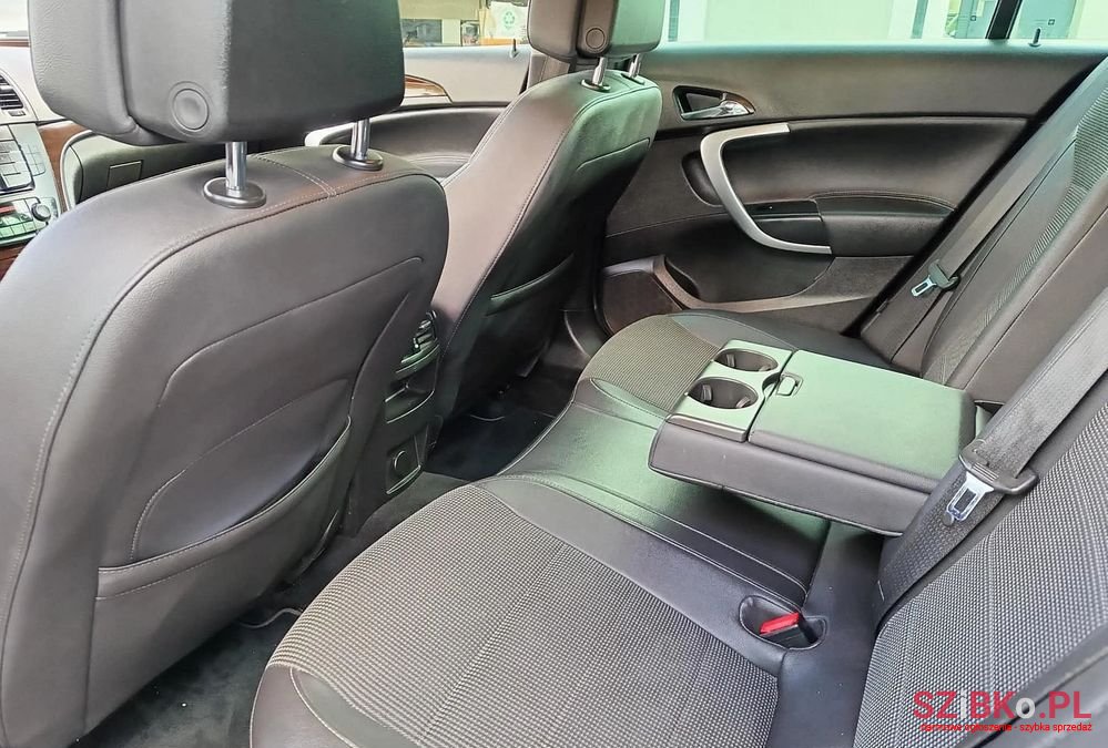 2012' Opel Insignia 2.0 T Sport photo #5