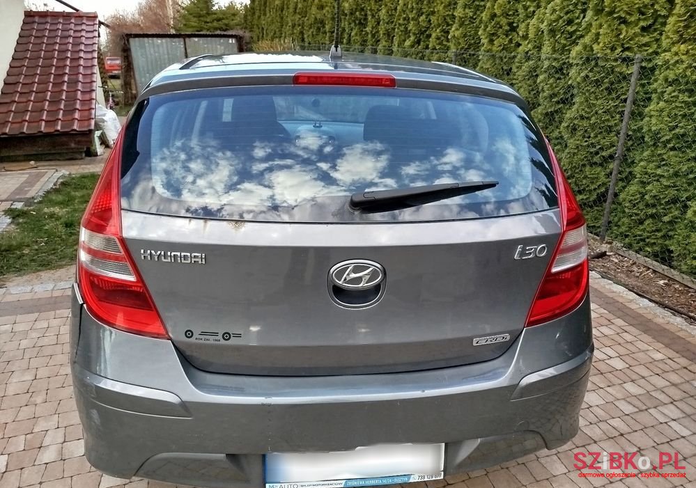 2011' Hyundai i30 photo #3