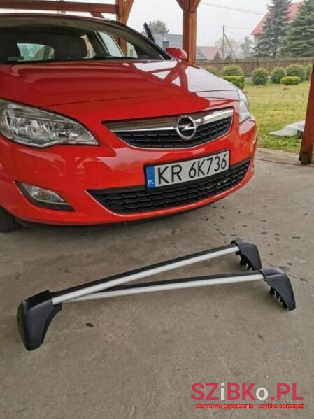 2012' Opel Astra photo #3