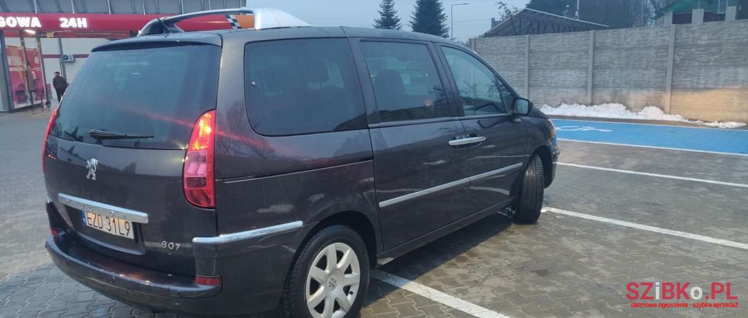 2008' Peugeot 807 photo #4