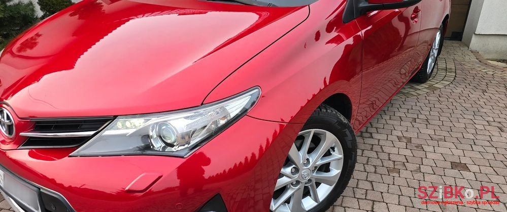 2014' Toyota Auris photo #3