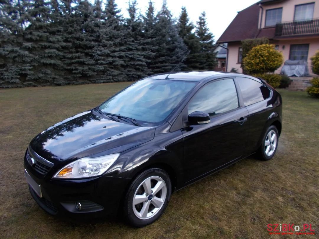 2010' Ford Focus photo #2
