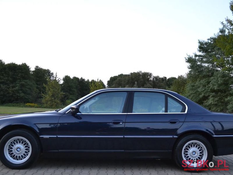 2001' BMW 7 Series 740I photo #3