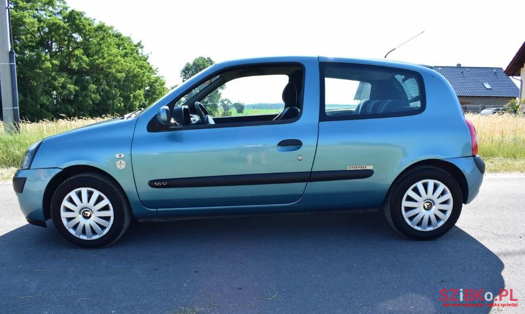 2003' Renault Clio photo #5