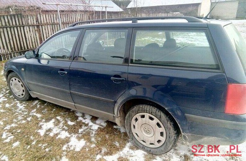 1998' Volkswagen Passat photo #1