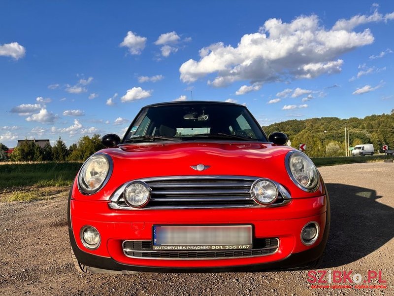 2007' MINI Cooper Standard photo #2