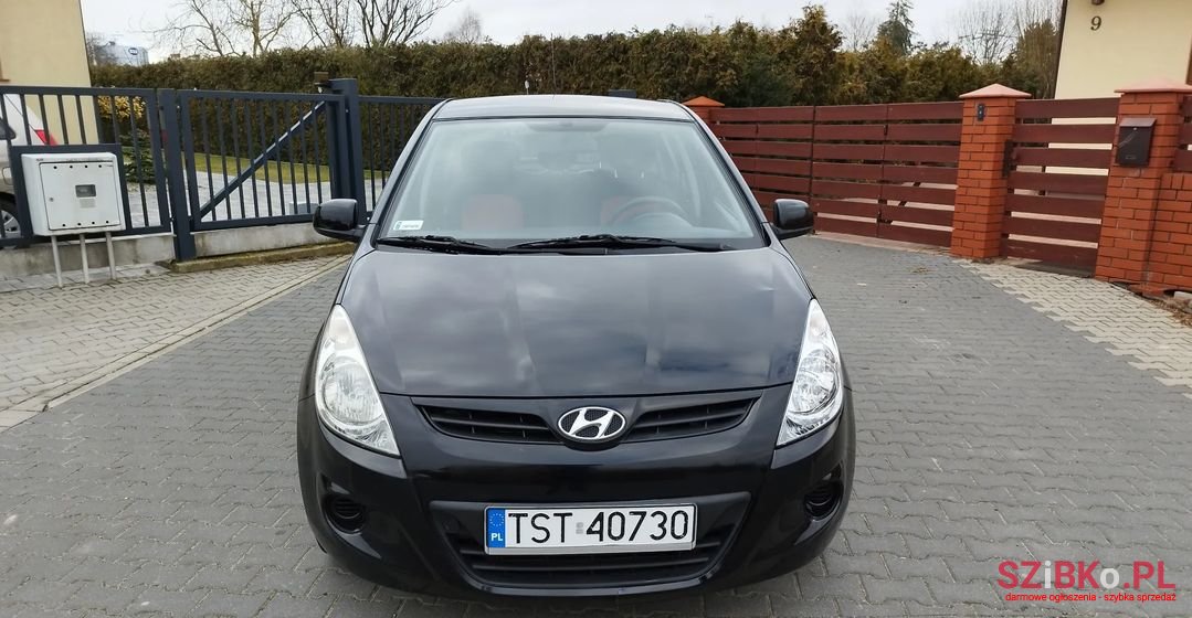 2008' Hyundai i20 photo #2