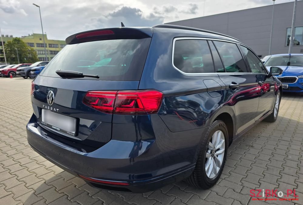 2022' Volkswagen Passat photo #6