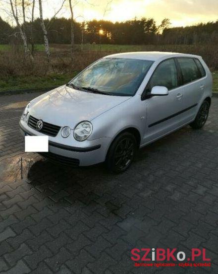 2002' Volkswagen Polo photo #1