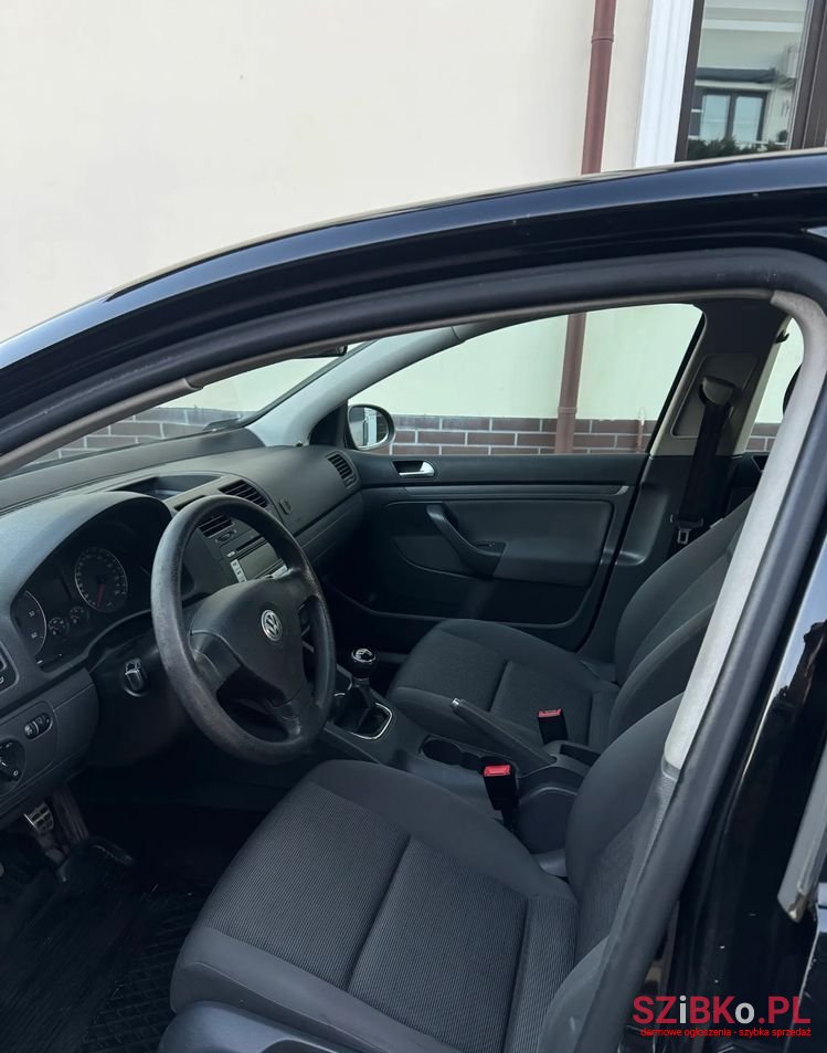 2007' Volkswagen Golf photo #5