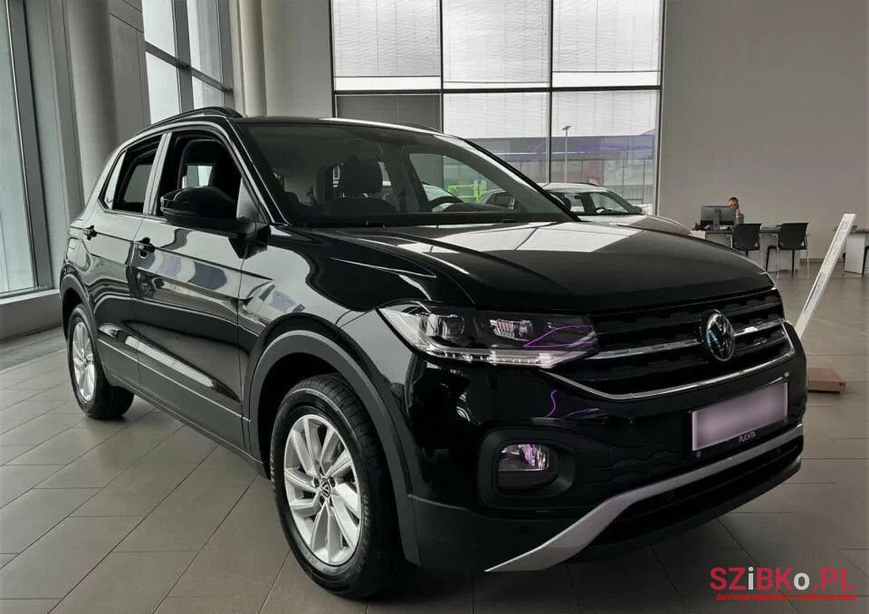 2023' Volkswagen T-Cross photo #2