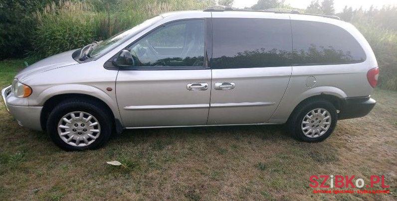 2003' Chrysler Caravan photo #1