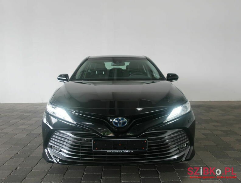 2019' Toyota Camry photo #2