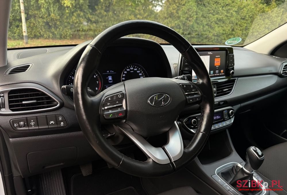 2019' Hyundai i30 1.4 Premium photo #6