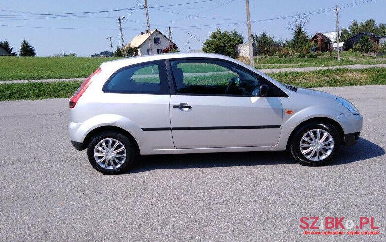 2004' Ford Fiesta photo #1