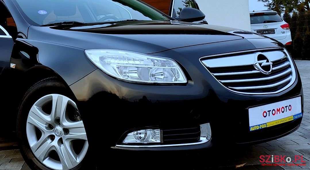 2011' Opel Insignia photo #4