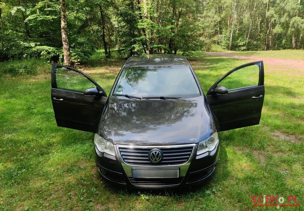 2007' Volkswagen Passat photo #5