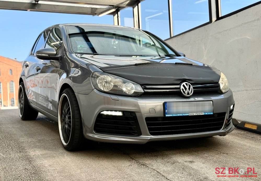 2010' Volkswagen Golf photo #2