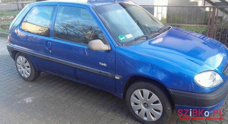 2003' Citroen Saxo photo #1