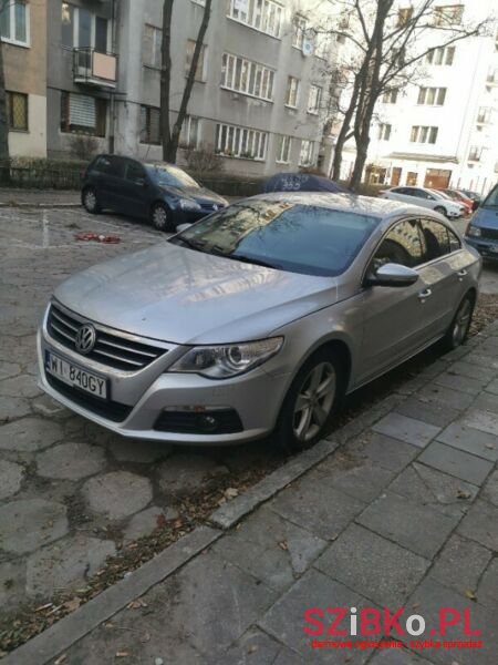 2009' Volkswagen Passat photo #1