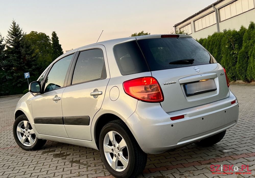 2011' Suzuki SX4 1.6 Premium photo #4