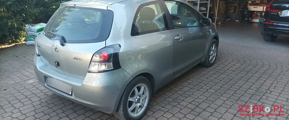 2007' Toyota Yaris photo #2