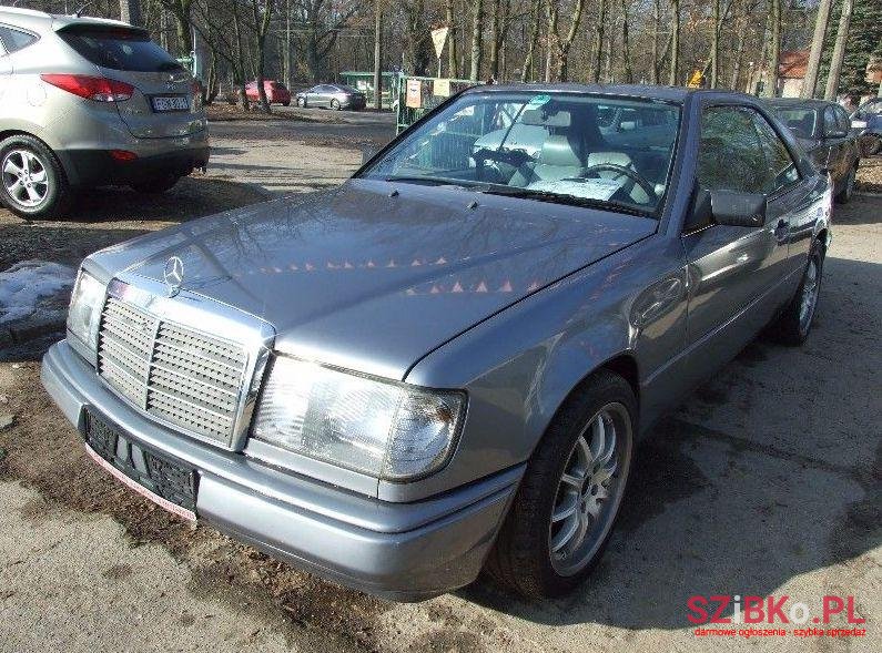 1988' Mercedes-Benz W124 photo #1