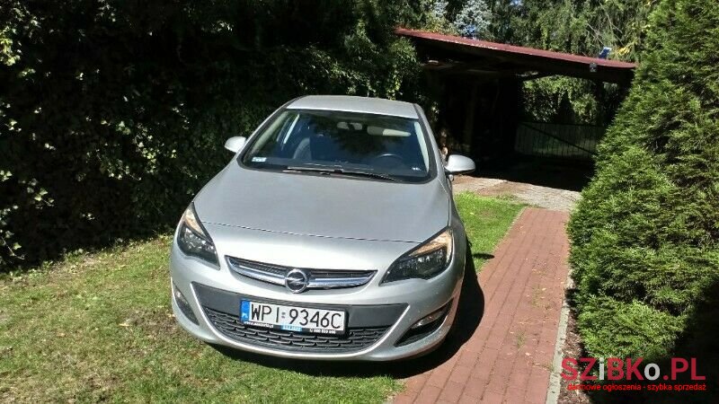 2016' Opel Astra photo #2