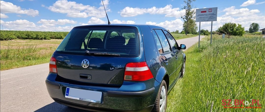 2003' Volkswagen Golf photo #4