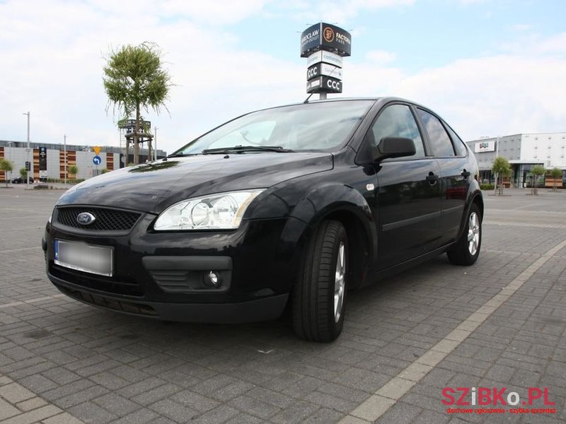2005' Ford Focus 1.6 Trend photo #2