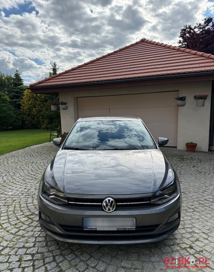 2019' Volkswagen Polo photo #2
