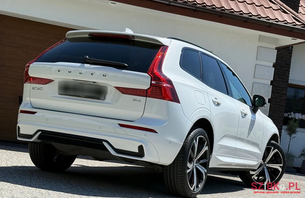 2024' Volvo Xc 60 B4 B Plus Dark photo #5