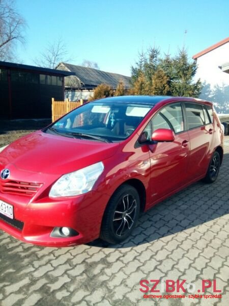 2011' Toyota Verso photo #3