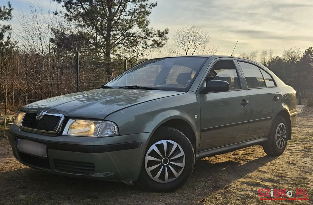 2003' Skoda Octavia 1.4 Classic photo #1