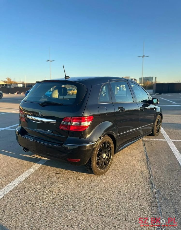 2011' Mercedes-Benz B-Class 180 Cdi photo #5