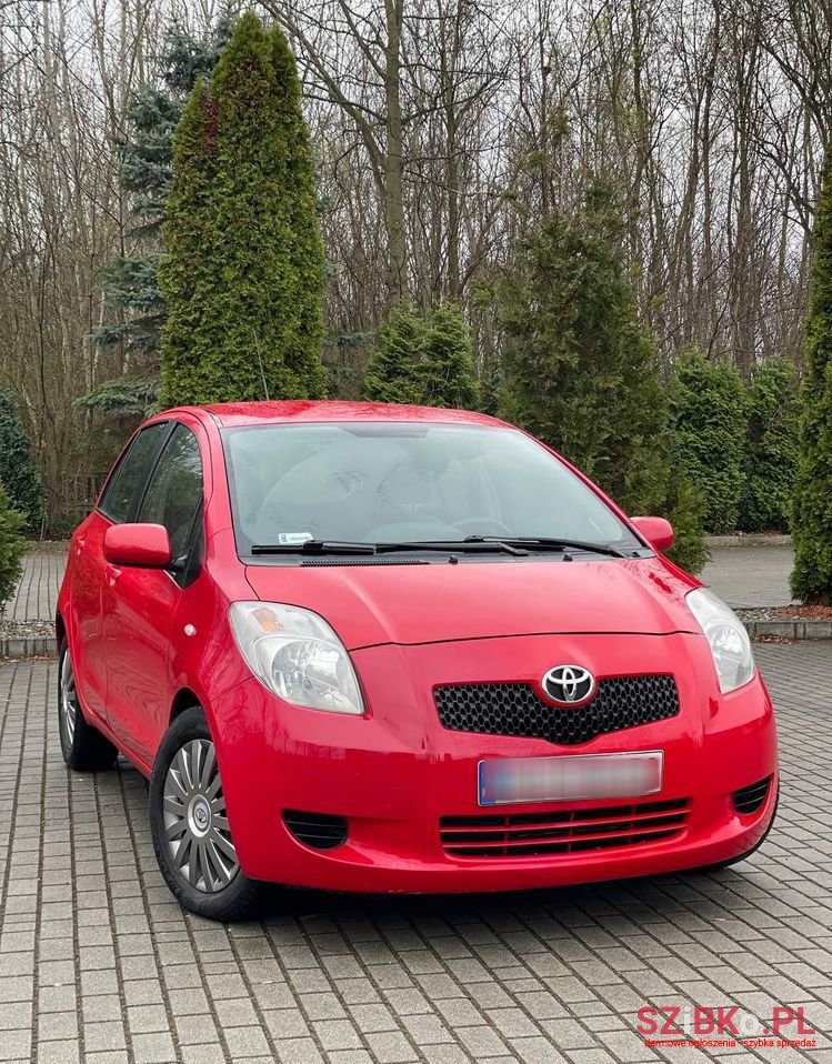 2008' Toyota Yaris photo #3