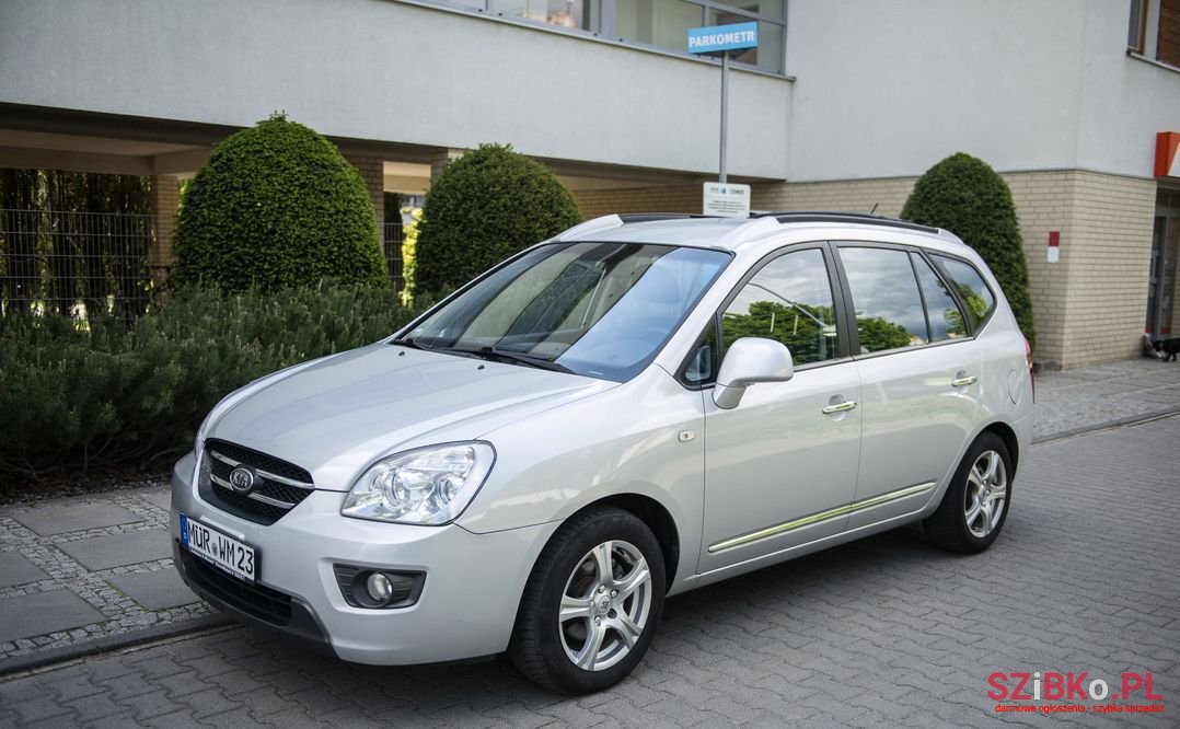 2008' Kia Carens photo #2