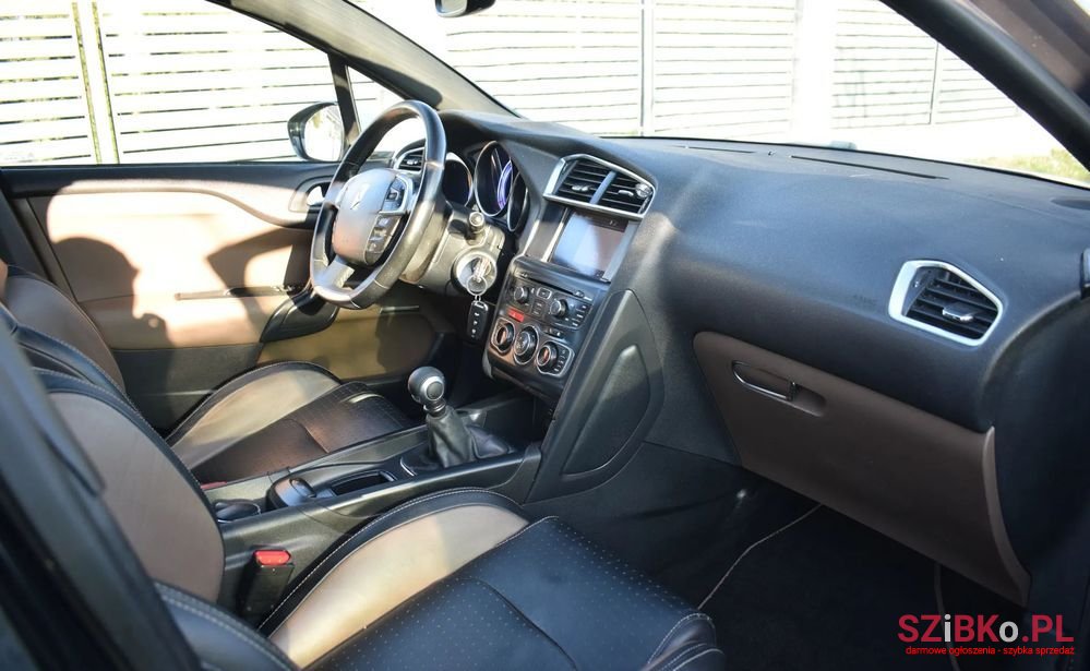 2012' Citroen DS4 2.0 Hdi Sportchic photo #3