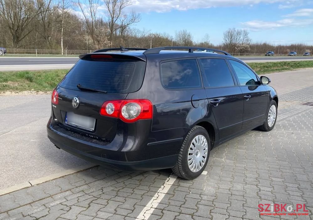 2008' Volkswagen Passat photo #4