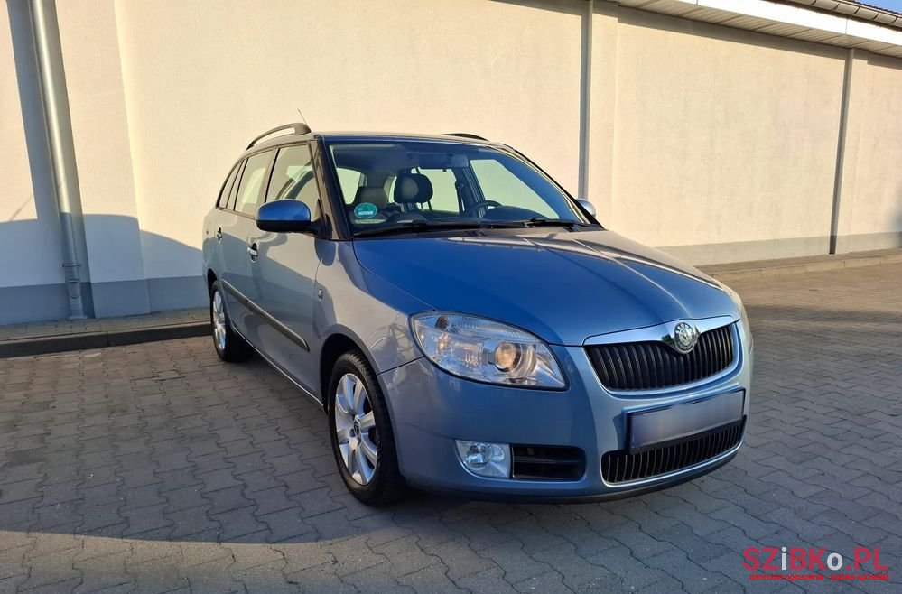 2008' Skoda Fabia 1.4 16V Comfort photo #2
