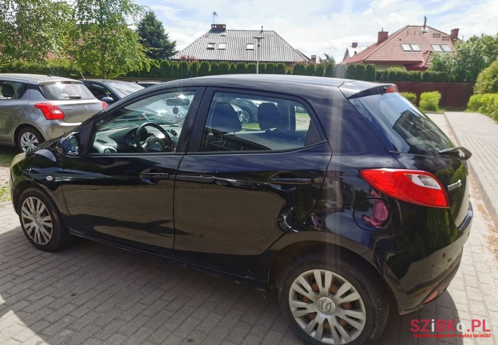 2010' Mazda 2 photo #5