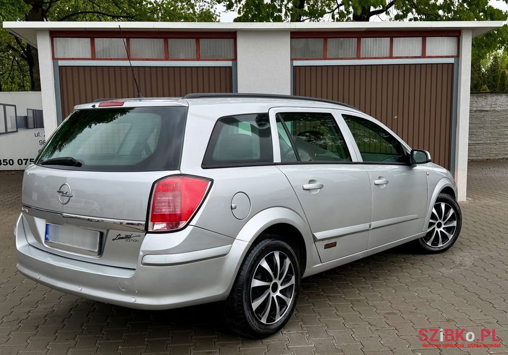 2006' Opel Astra photo #3