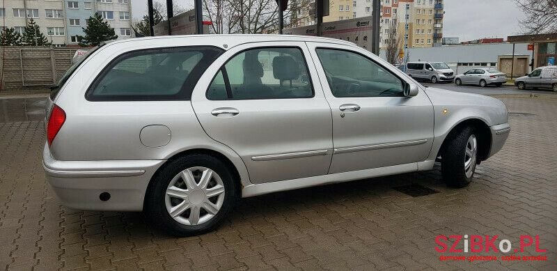 2000' Lancia Lybra photo #2
