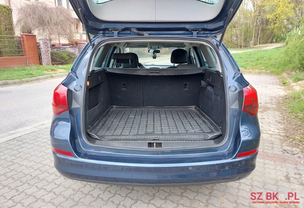 2012' Opel Astra Iv 1.7 Cdti Cosmo photo #1